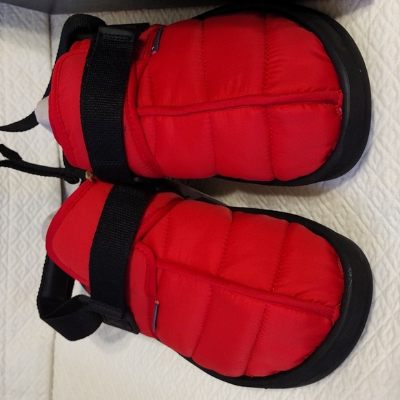 Reebok Beatnik Red Sandal